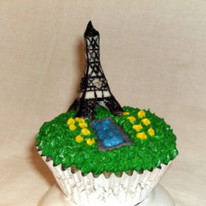 Eiffel Tower Cupcake